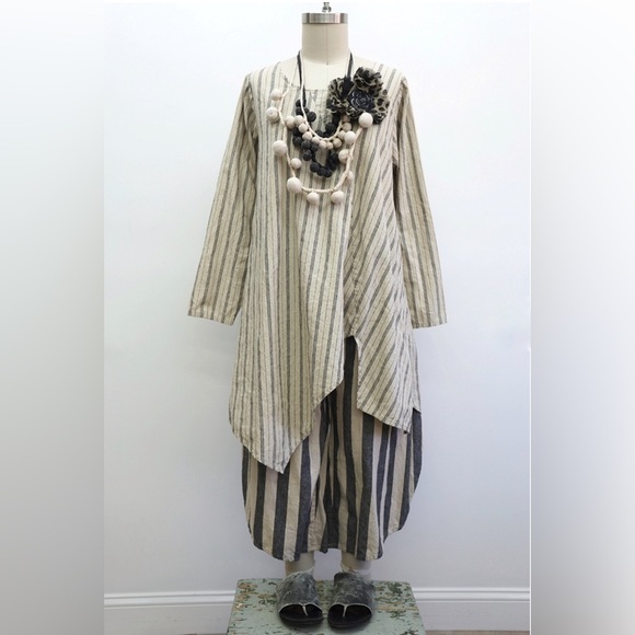 Krista Larson Lagenlook Oversized Long Sleeve Angular Striped Billowy Cardigan - Picture 3 of 6